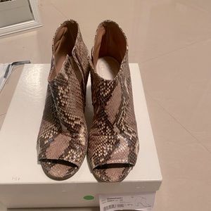 MAIDON MARGIELA Python booties